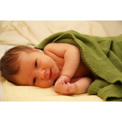 Paturica Colorful Stripes din lana merinos organica impletita - 90x90 cm - Iobio 